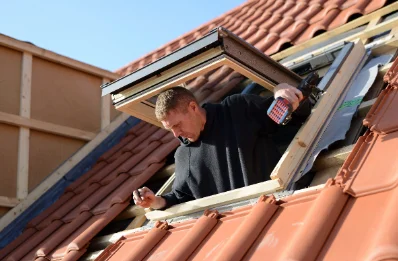 Pose de fenêtres de toit Velux à Nedde